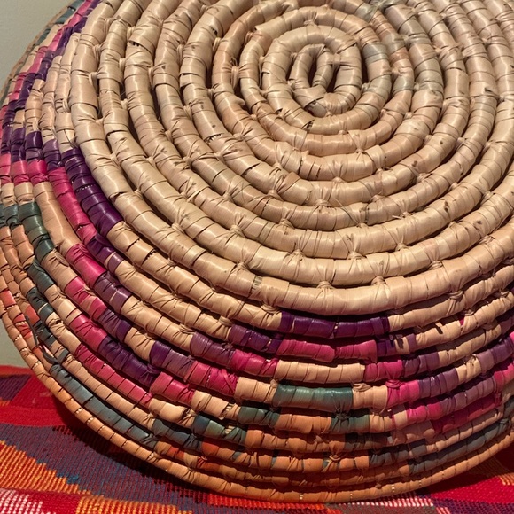 Vintage handwoven coil basket - Picture 3 of 4